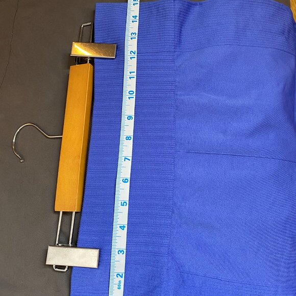 woman short - Picture 6 of 8